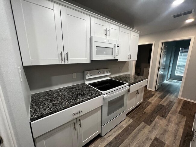 Photo - 5504 Jarvis St Unit A