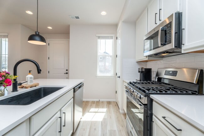 Photo - 6225 Wild Rye St