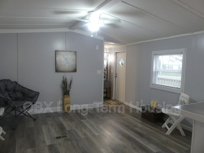 Photo - 135 Edgewater Dr