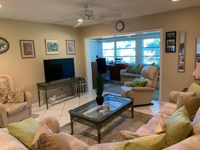 Photo - 787 Nantucket Cir