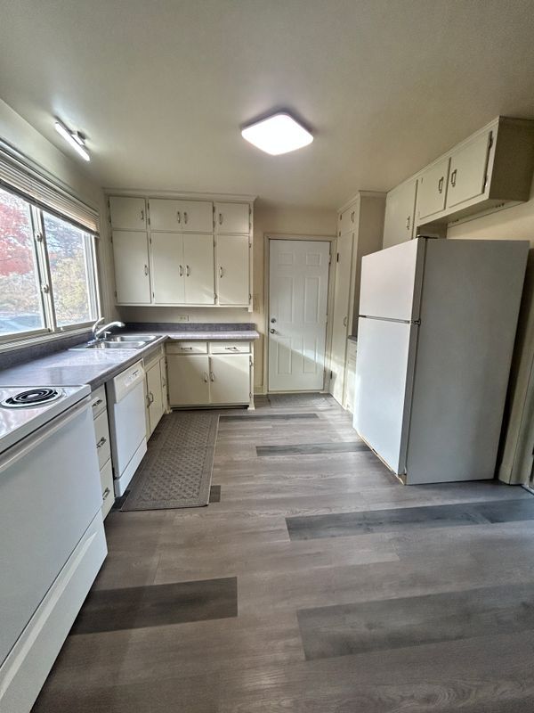 Photo - 1731 Deckner Ave