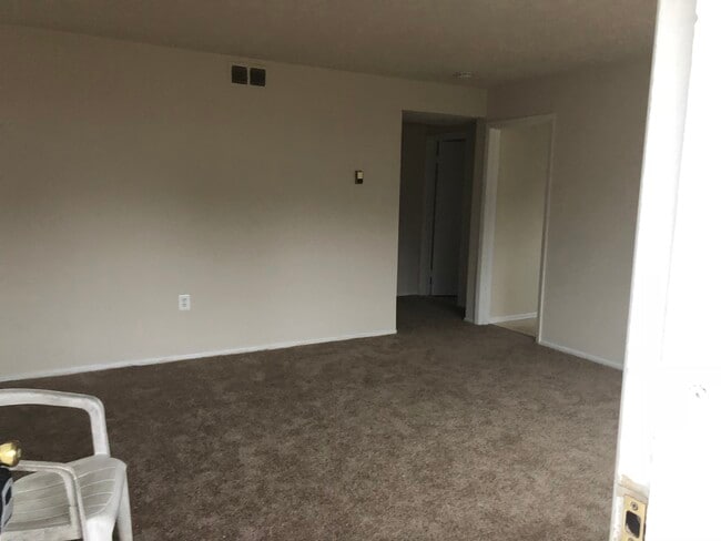 Building Photo - 528 Kuethe Rd NE Unit A