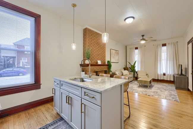 Photo - 933 Linden Ave Unit 1