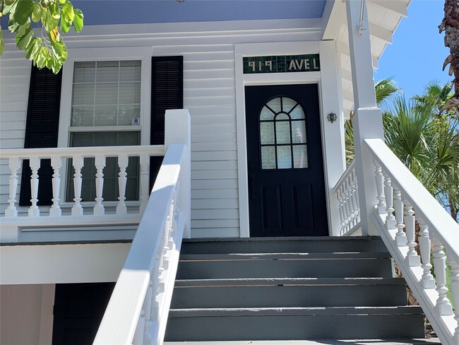Photo - 919 Avenue L