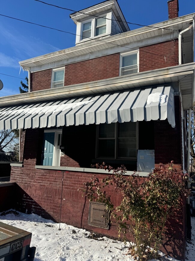 Building Photo - 1410 Meadow St