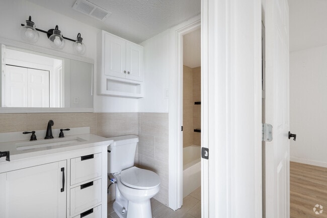 2BR, 2BA - 867