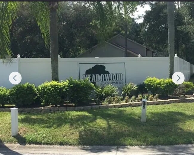 Building Photo - 8626 Cattail Dr Unit Meadowood condominiums