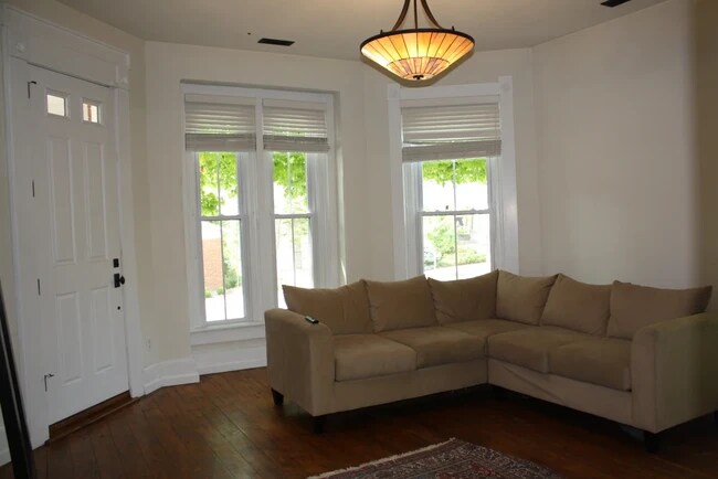 Photo - 612 N Walnut St