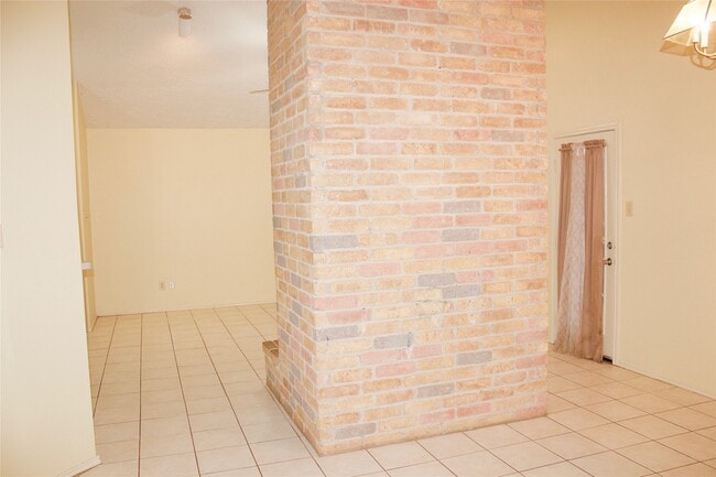 Photo - 2046 Hickory Glen Dr