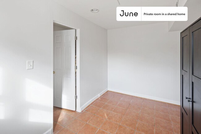 Photo - Room in Shared 3 bed/2.5 bath home Unidad A