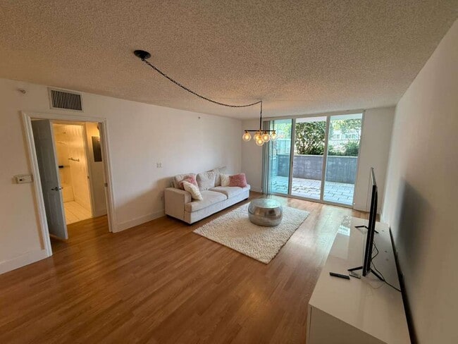 Photo - 1155 Brickell Bay Dr Unit 606