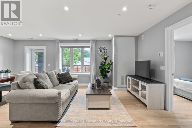 Photo - 187 Victoria St W Unité 104