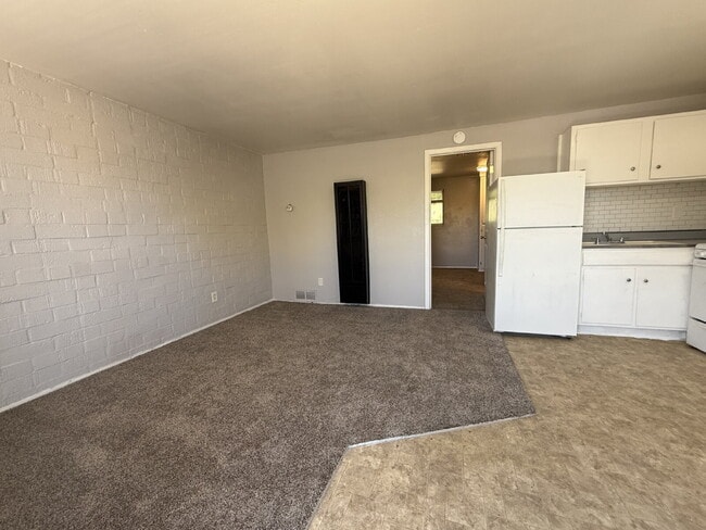 Photo - Fantastic downtown location! 1bd/1ba! Unit 10