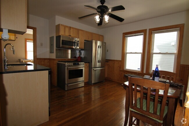 Building Photo - 137 Marcella St Rental