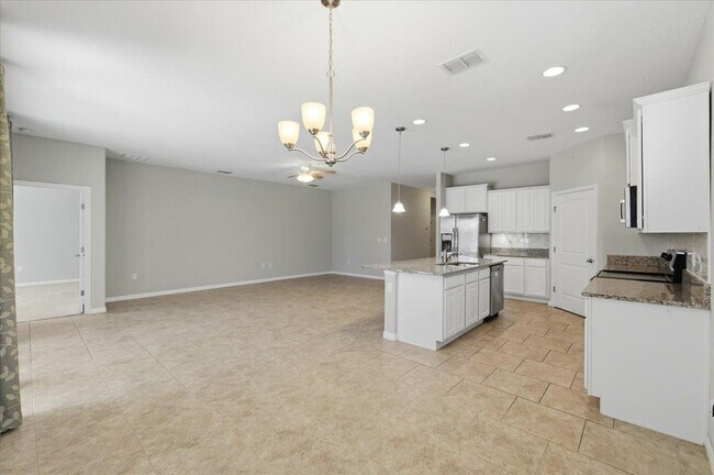 Photo - 145 Waterside Cir