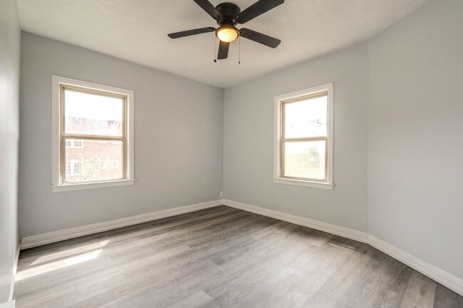 Photo - 2840 S Moreland Blvd Unidad #19