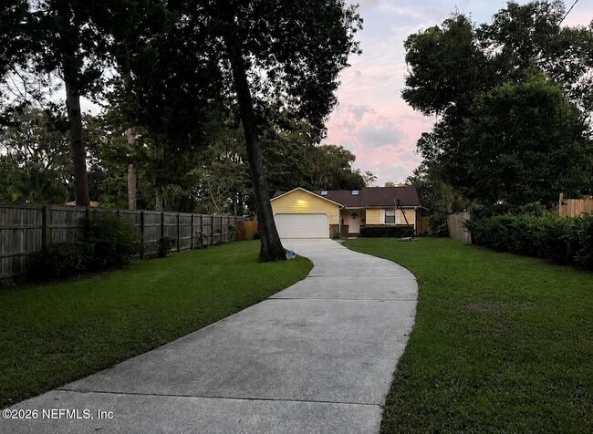 1671 E Holly Oaks Lake Rd