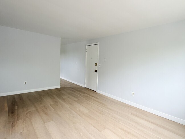 Photo - 751 Windsor Ave Unit 4