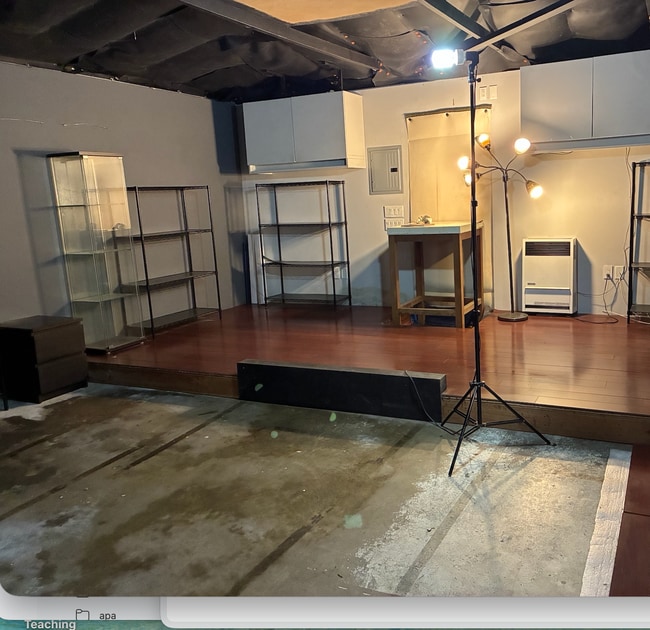 Extra: amplio despacho/trastero - 3580 Colonial Ave Unidad Guesthouse /Studio for rent