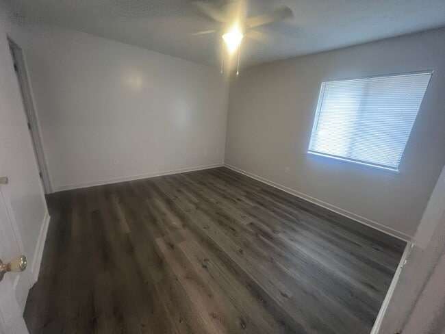 Photo - Newly renovated 2 bedroom on Barber St.!