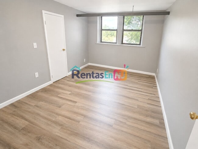 Photo - 299 Summer Ave Unidad 1