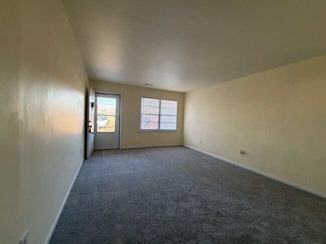 Photo - 3211 Meridian St N