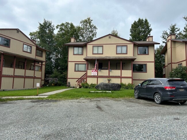 Building Photo - Denali St Unit B2