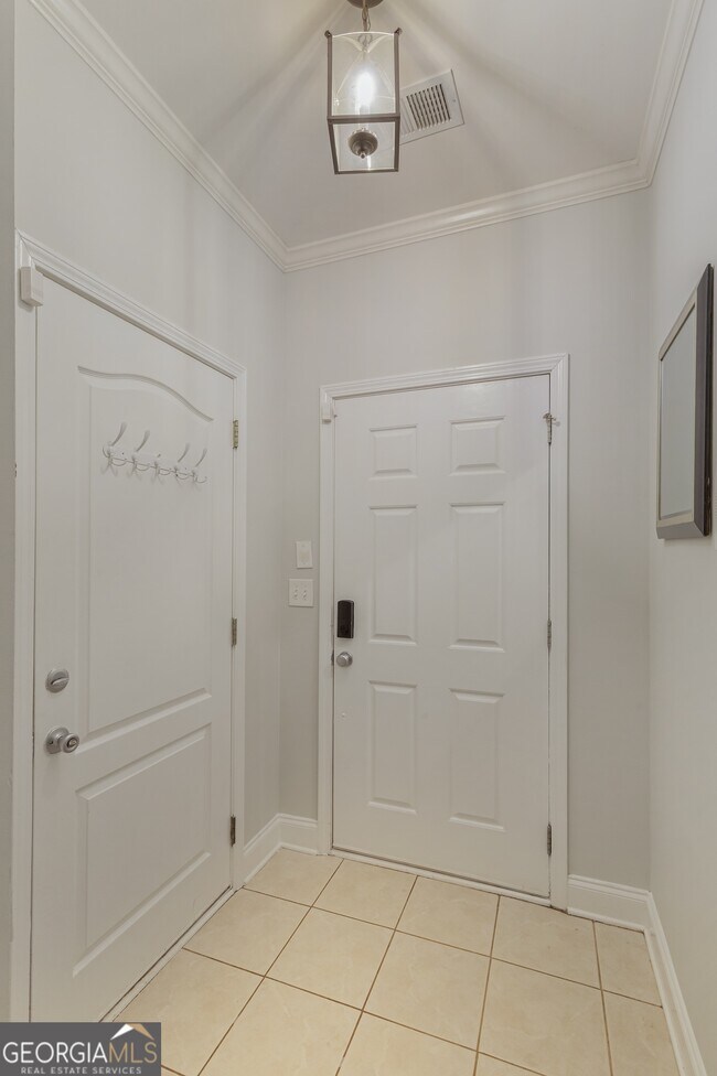 Photo - 1953 Sterling Oaks Cir NE