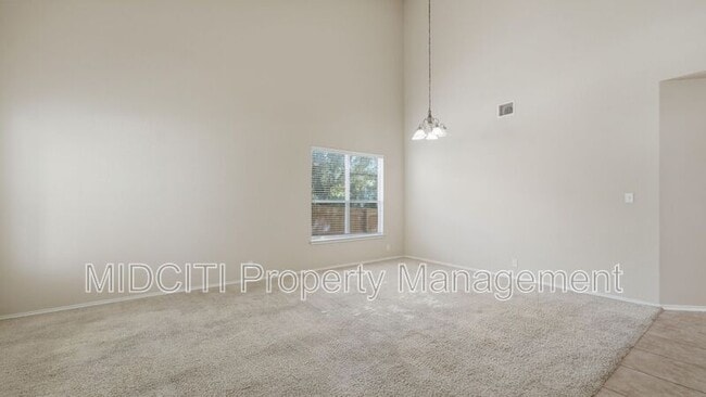 622 Magdalena Ln