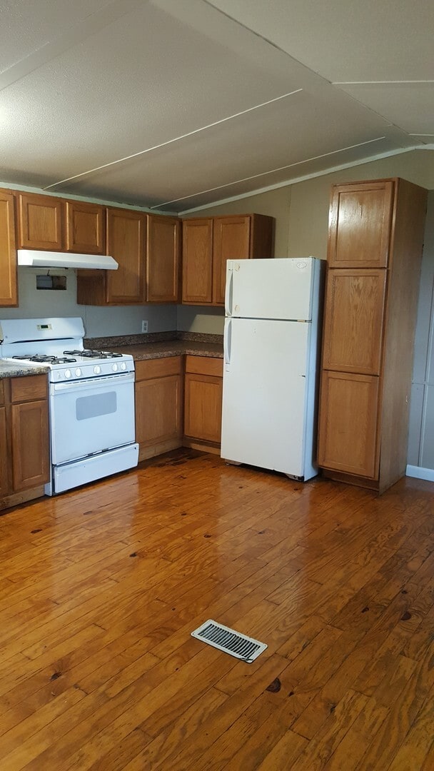 Photo - 308 Burlington St