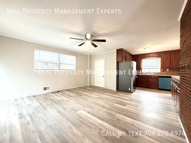 Photo - 3930 Carlyle Dr