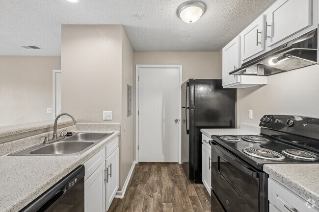 2BR, 2BA - 700SF - Kitchen