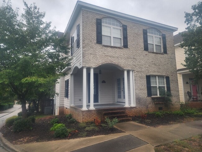 Building Photo - COMING SOON !!! | Just Minutes from Downto...