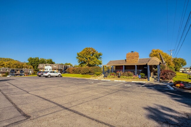 Royal Ridge Apartments