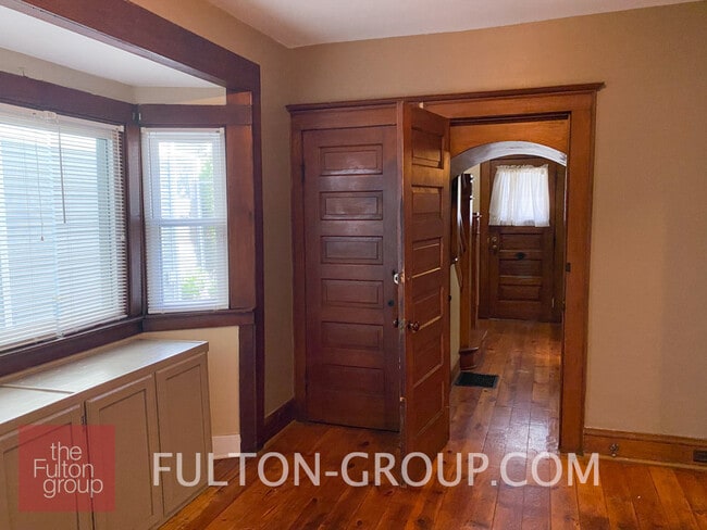 Photo - 710 Veto St NW