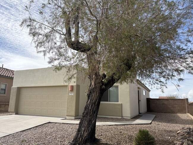 Building Photo - Move in ready Vail School District