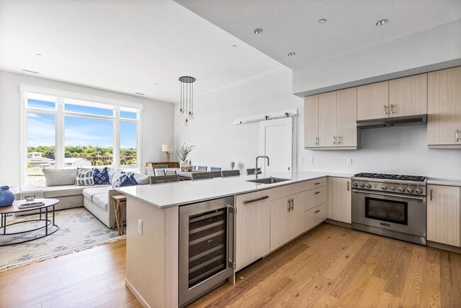 Photo - 10 Shipyard Dr Unit 517