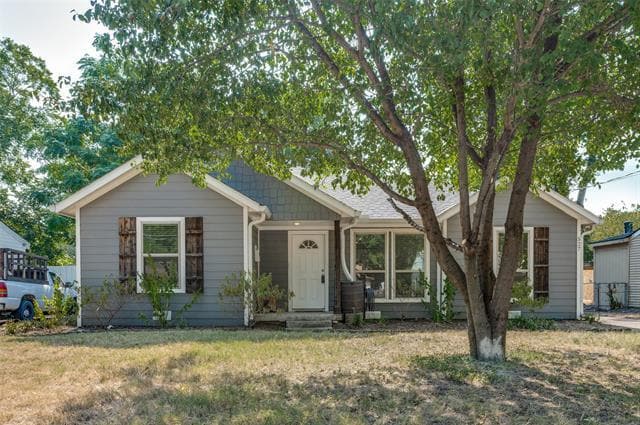 Building Photo - 527 Ravenwood Dr