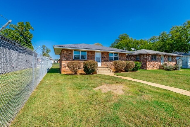Photo - 1605 Foust St
