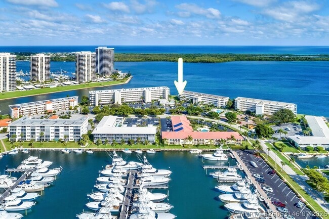Building Photo - 52 Yacht Club Dr Unit 309