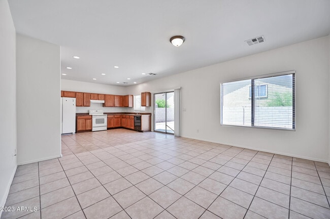 630 E Dekalb Ln