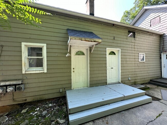 Photo - 14 W Main St