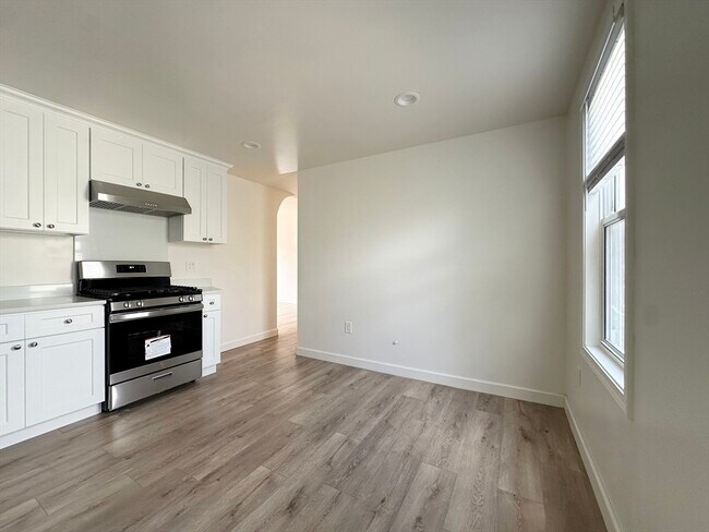 Photo - 72 Easton St Unit 2