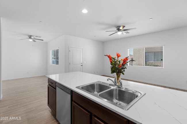 Photo - 2842 E Tracy Ln