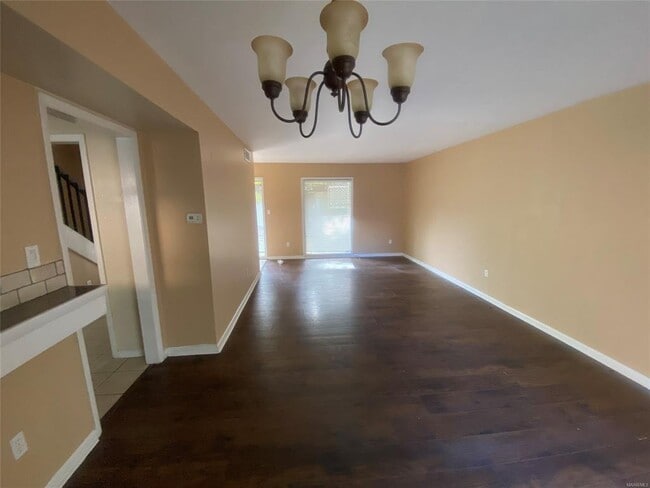 Photo - 2440 Price St