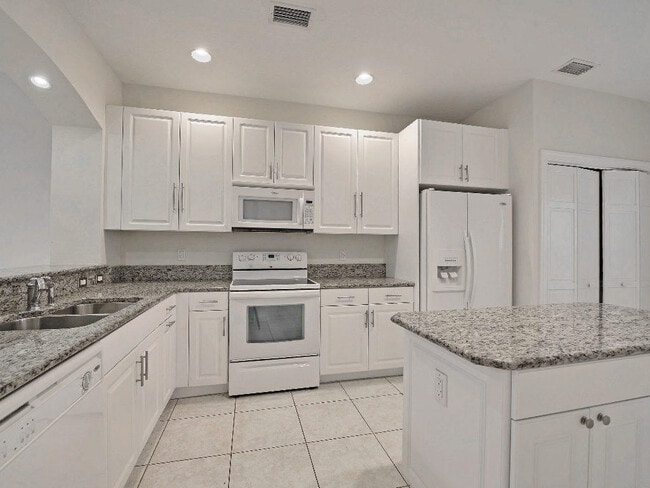 Building Photo - 1645 Baseline Ln