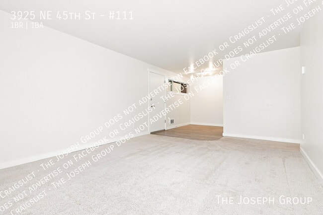 Photo - 3925 NE 45th St Unit #111