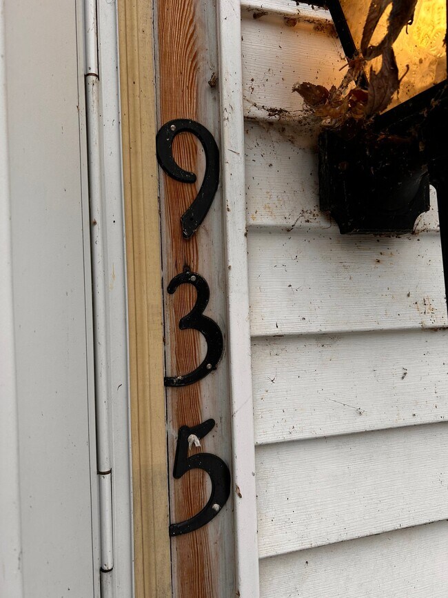 Photo - 935 W Marietta St