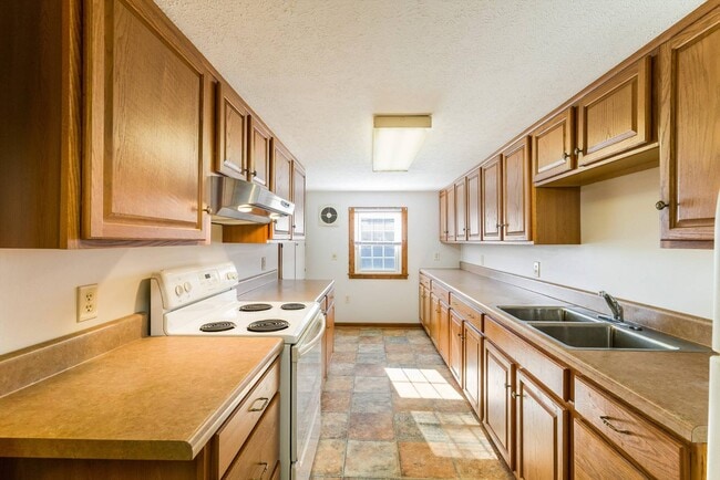 Photo - 1807 Orchard Ln