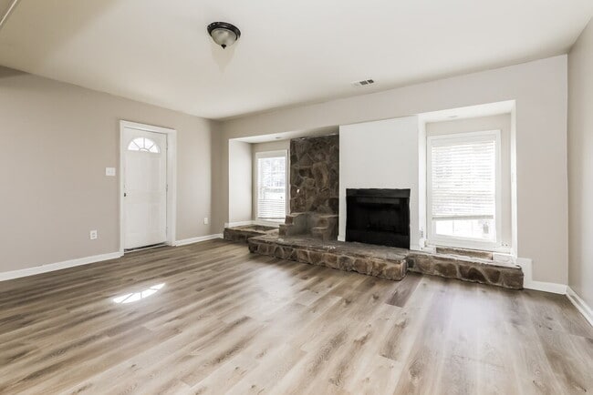 Photo - 6396 Thornhedge Dr